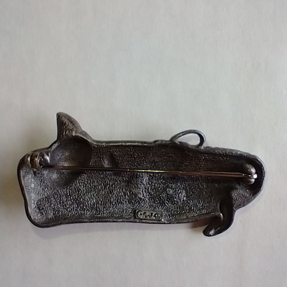 AJC sleeping cat in slipper pin pewter brooch Cat Love ❤️ - Picture 5 of 9